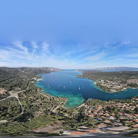 Adrienn Stari Grad (Hvar)