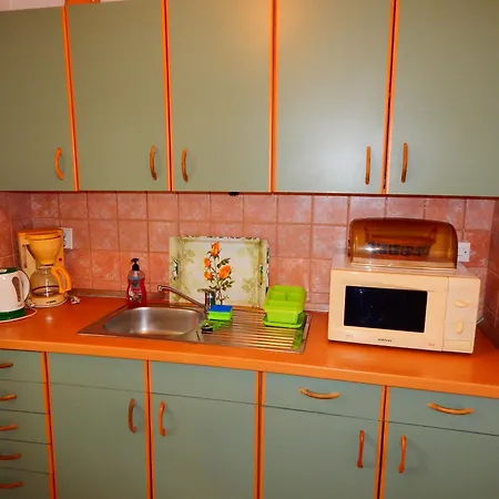 Adrienn Appartement *