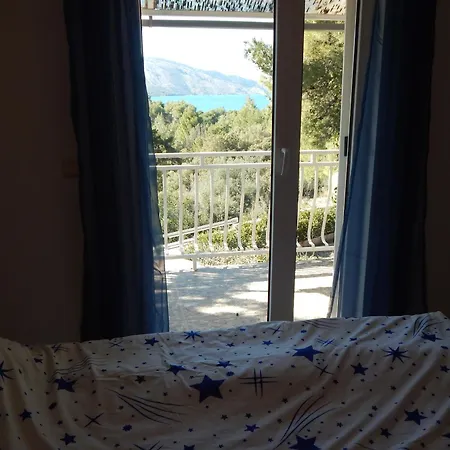 Adrienn Stari Grad (Hvar)