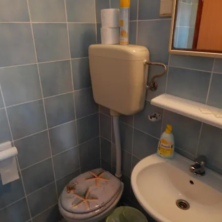 Adrienn Appartement *
