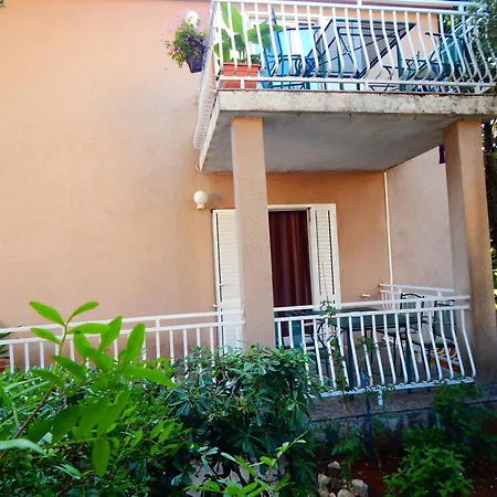 Adrienn Apartmán *
